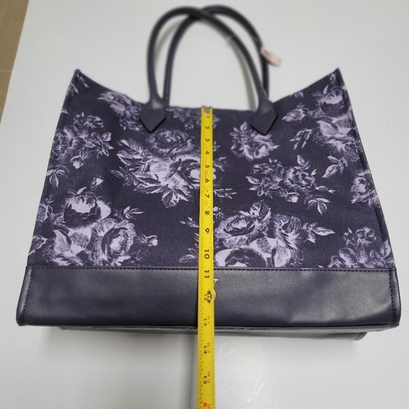 Victoria's Secret NWT Floral book Tote . - Picture 11 of 12